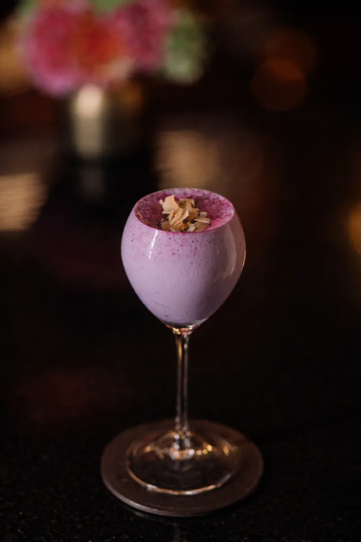 《威士忌吧》新港世界《鸡尾酒菜单》第三卷中的“El Bimbo”