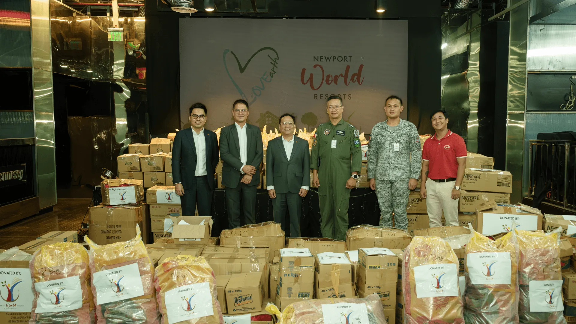 新港世界 向受棉兰老岛地震影响的人们新港世界 救援